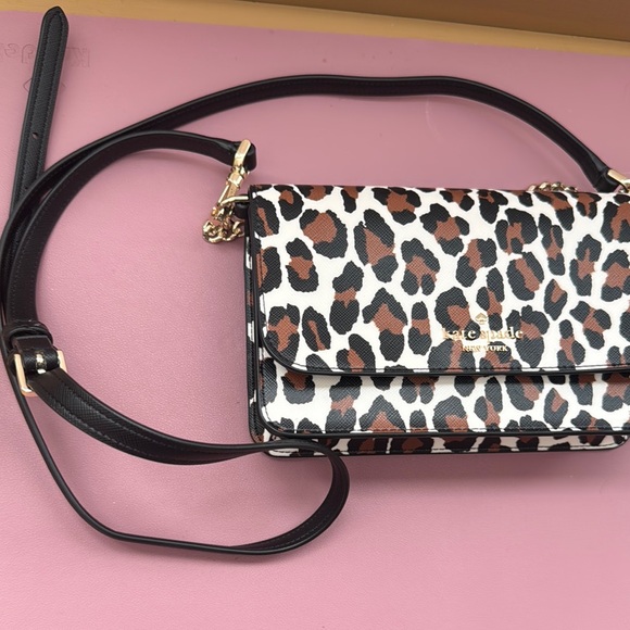 NWOTs Kate Spade Leopard Print Two Way Crossbody Bag with Gold Chain - Picture 3 of 9